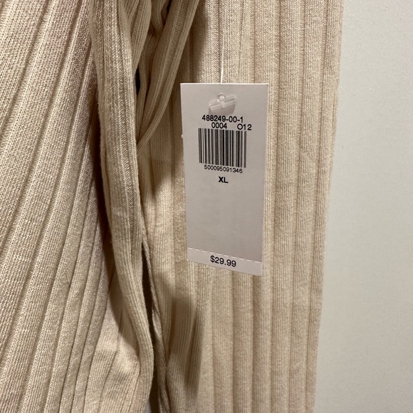 NWT OLD NAVY cropped rib mock neck top - Picture 2 of 3